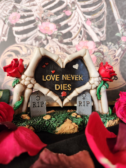 Love Never Dies Heart Hands
