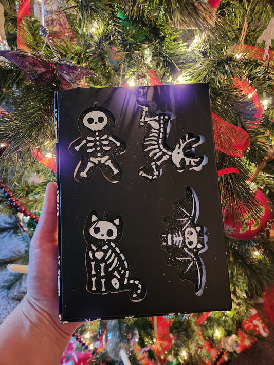 Holiday 'Gingerdead' Ornaments (Black)